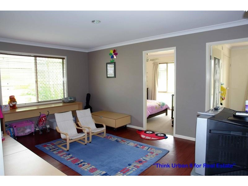 19 Joseph Avenue, Moggill QLD 4070